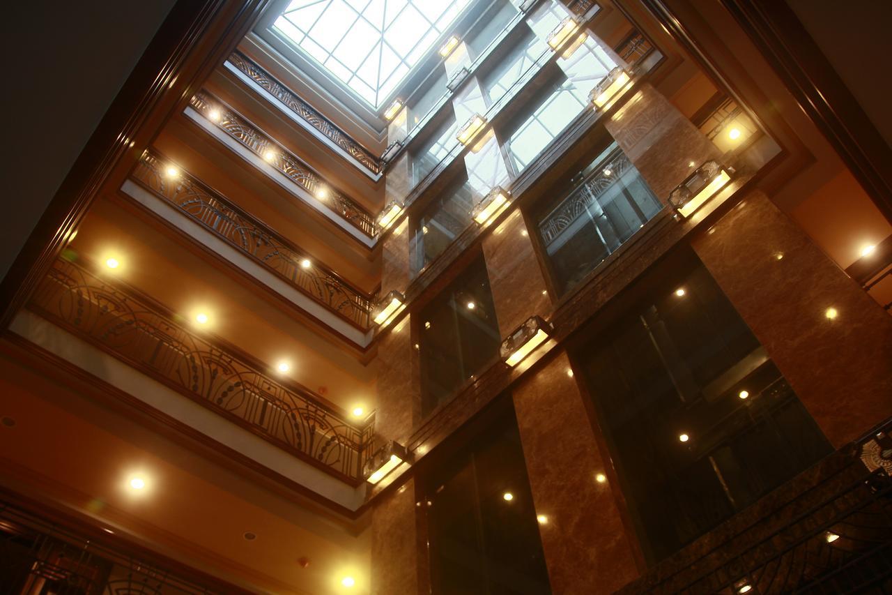 Herald Suites Polaris Makati City Exteriör bild